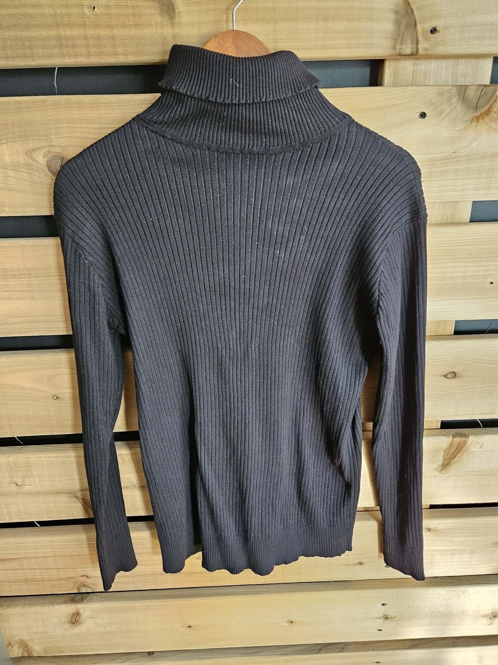 Ribbed Long-Sleeve Turtleneck Sweater - Charcoal